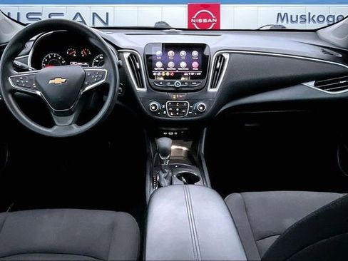 Used 2023 Chevrolet Malibu LT image 7