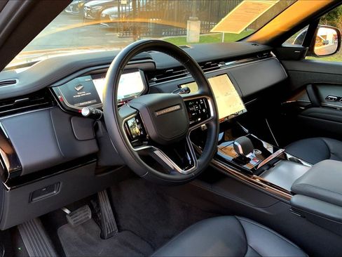 Used 2024 Land Rover Range Rover Sport SE image 17