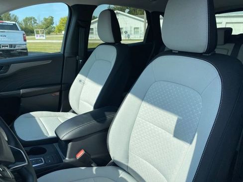 New 2025 Ford Escape Active image 11