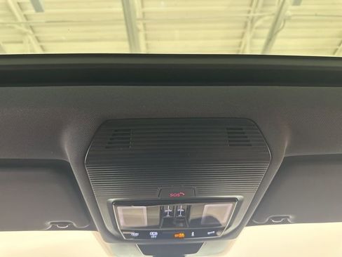New 2026 Volkswagen Tiguan SE R-Line AWD/4WD image 14