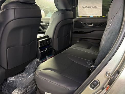 New 2026 Lexus LX 700h Luxury image 13