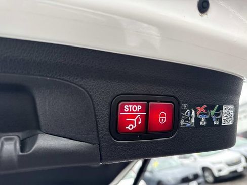 Used 2025 Mercedes-Benz GLE 350 4MATIC image 10