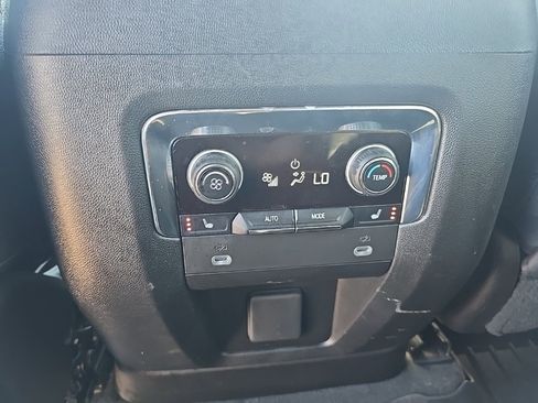 Used 2023 Chevrolet Suburban High Country w/ Premium Package 2 image 25