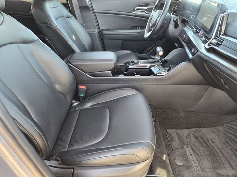 Certified 2024 Kia Sportage EX image 12