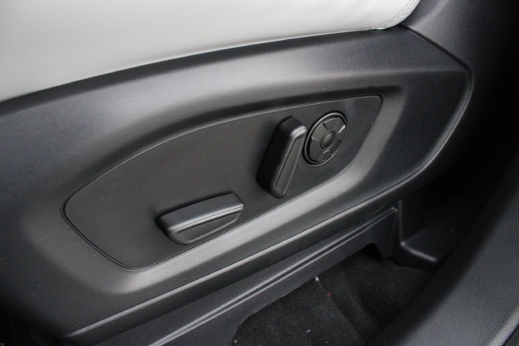 New 2027 Ford Explorer Platinum AWD/4WD image 3