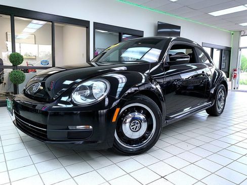 Used 2012 Volkswagen Beetle 2.5 FWD image 2