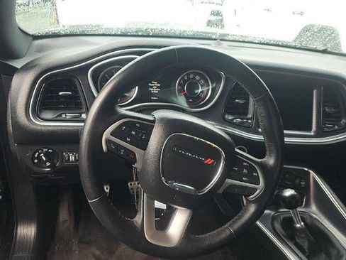 Used 2015 Dodge Challenger R/T Plus RWD image 10