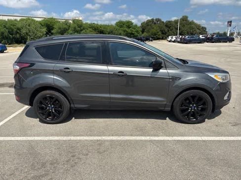 Used 2018 Ford Escape SE w/ SE Sport Appearance Package FWD image 6