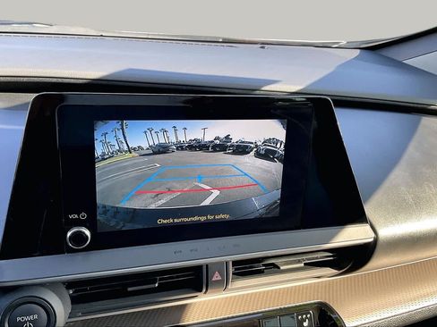 Certified 2026 Toyota Prius XLE FWD image 25