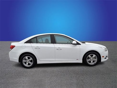 Used 2013 Chevrolet Cruze LT w/ All-Star Edition image 4