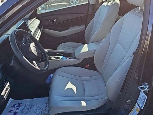 Used 2023 Honda Accord EX image 3
