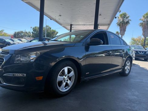 Used 2015 Chevrolet Cruze LT image 6