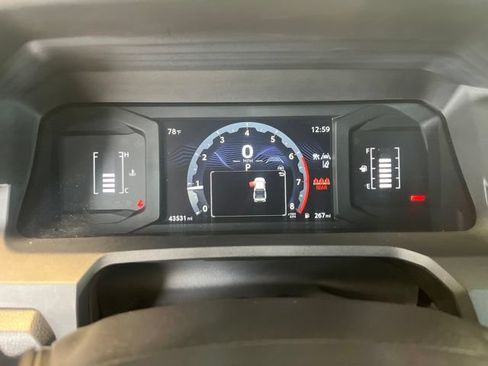 Used 2024 Toyota Tacoma SR5 AWD/4WD image 12