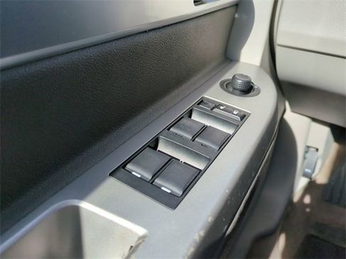 Used 2010 Chrysler Sebring Touring image 24