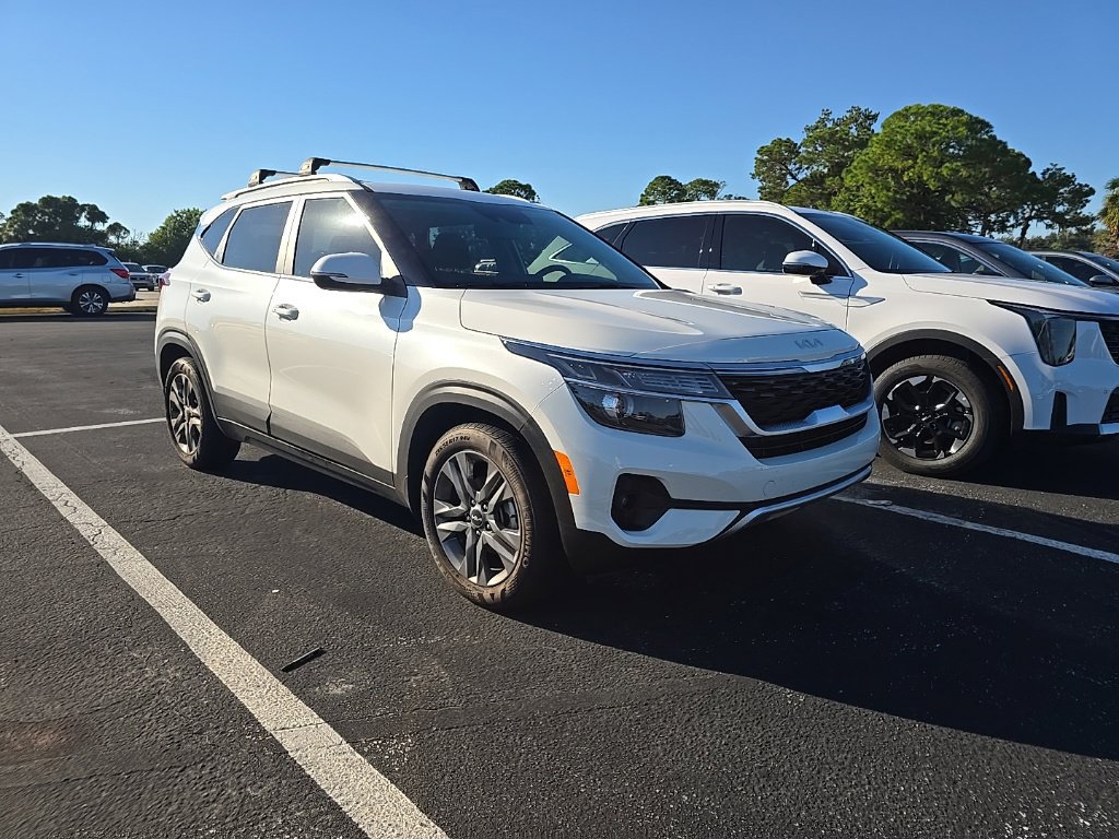 Certified 2023 Kia Seltos S w/ Navigation Package FWD image 1