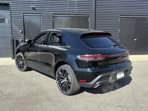 New 2026 Porsche Macan image 3