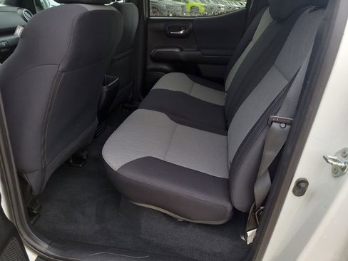 Used 2021 Toyota Tacoma TRD Off-Road image 9