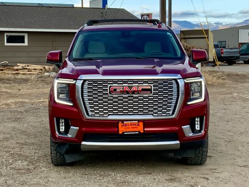 Used 2021 GMC Yukon XL Denali w/ Denali Premium Package image 8