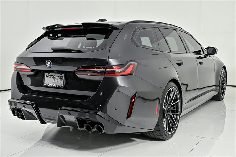 Used 2025 BMW M5 Touring AWD/4WD image 12