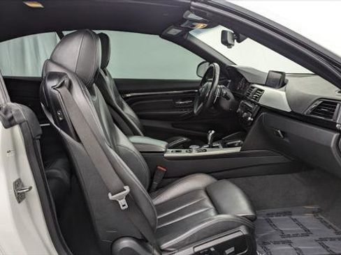 Used 2015 BMW M4 Convertible image 16