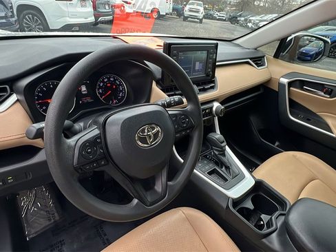 Used 2019 Toyota RAV4 XLE image 21