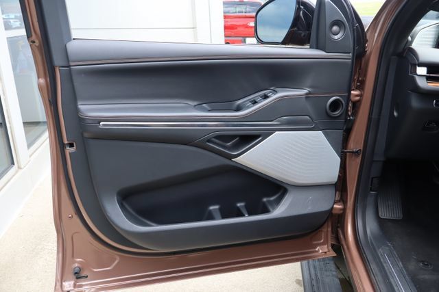 Used 2025 Lincoln Navigator Black Label AWD/4WD image 12