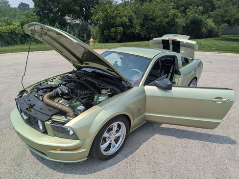 Used 2005 Ford Mustang GT Premium RWD image 40
