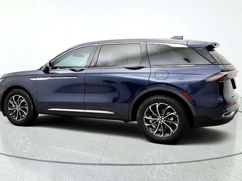 Used 2024 Lincoln Nautilus Premier AWD/4WD image 7