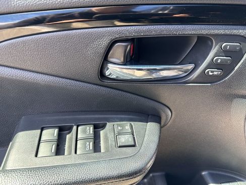 Used 2018 Honda Pilot Touring image 21