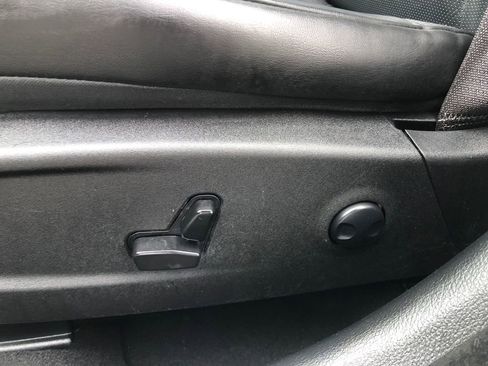 Used 2023 Chrysler 300 Touring L w/ Popular Equipment Group image 19