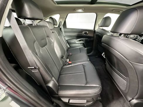 Used 2023 Kia Sorento S w/ Panoramic Sunroof Package AWD/4WD image 30