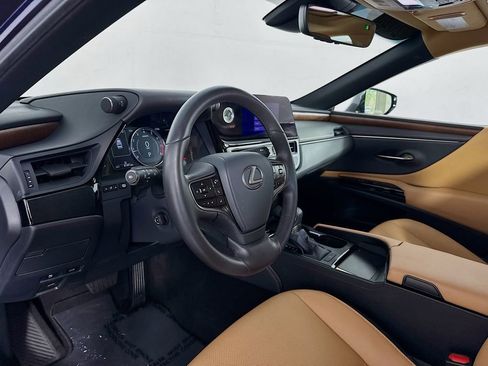 Used 2025 Lexus ES 350 w/ Premium Package image 12