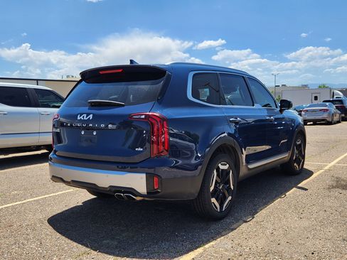 Used 2023 Kia Telluride S w/ S Sunroof Package AWD/4WD image 6