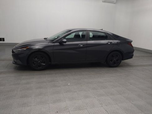 Used 2021 Hyundai Elantra SEL w/ Convenience Package FWD image 2
