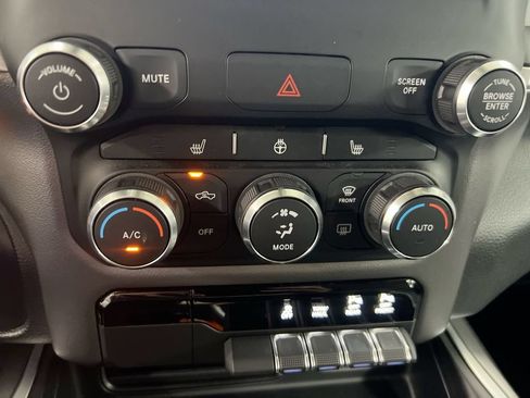 Used 2020 RAM 1500 Big Horn AWD/4WD image 16