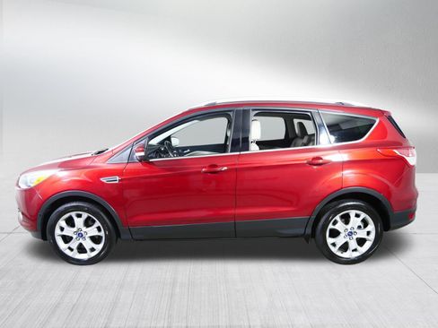 Used 2016 Ford Escape Titanium w/ Equipment Group 301A AWD/4WD image 4