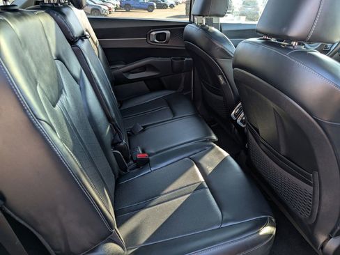 Used 2021 Kia Sorento S w/ Panoramic Sunroof Package image 25