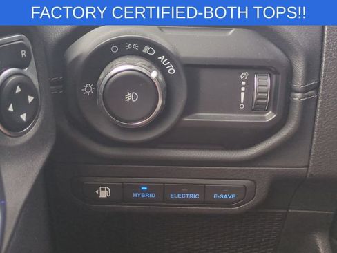Certified 2024 Jeep Wrangler Unlimited Sahara w/ Dual Top Group AWD/4WD image 16