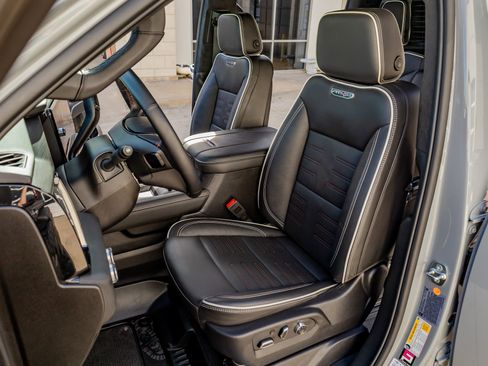 Used 2025 GMC Sierra 2500 AT4X image 29