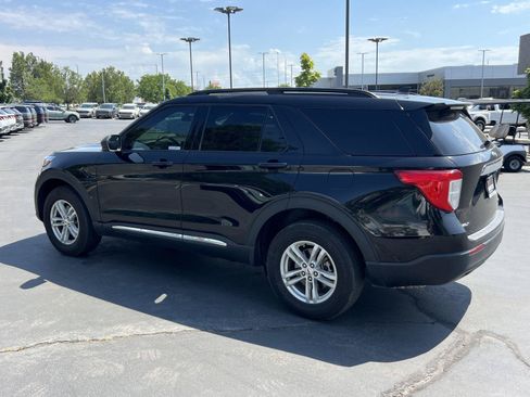 Used 2022 Ford Explorer XLT AWD/4WD image 11
