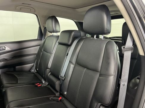 Used 2017 Nissan Pathfinder Platinum w/ Cargo Package image 23