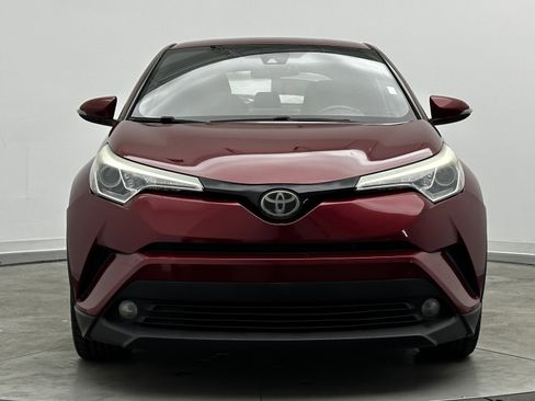 Used 2018 Toyota C-HR XLE image 2