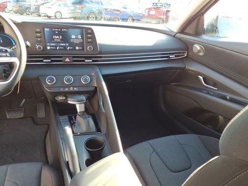 New 2026 Hyundai Elantra SE image 8