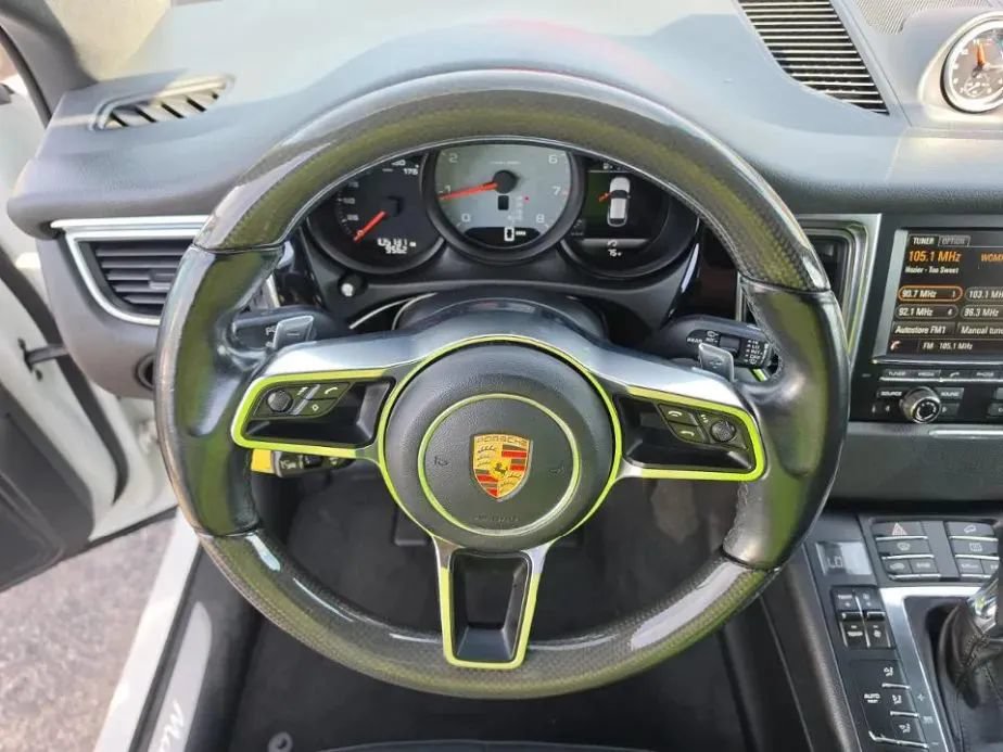 Used 2015 Porsche Macan S w/ Infotainment Package AWD/4WD image 11