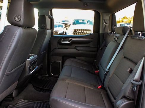 Used 2025 GMC Sierra 1500 Elevation image 33