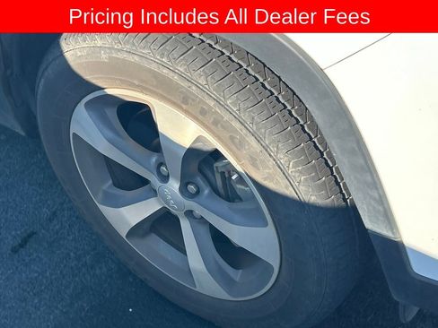 Used 2021 Jeep Cherokee Limited w/ Elite Package AWD/4WD image 2