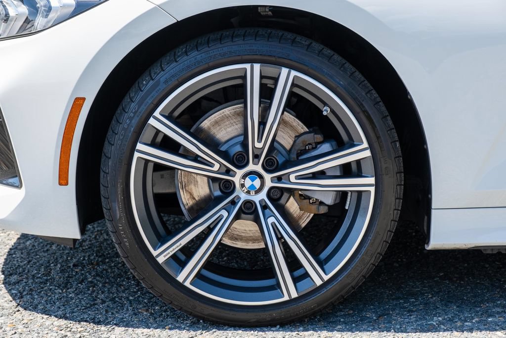 Used 2024 BMW 330i Sedan w/ Premium Package RWD image 30