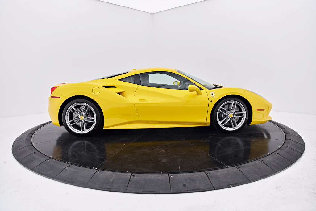 Used 2017 Ferrari 488 GTB RWD image 16