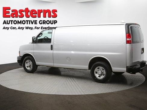 Used 2018 Chevrolet Express 2500 w/ Enhanced Convenience Package image 57