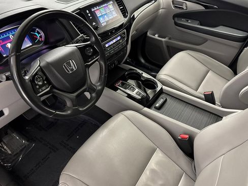 Used 2019 Honda Pilot Touring image 4